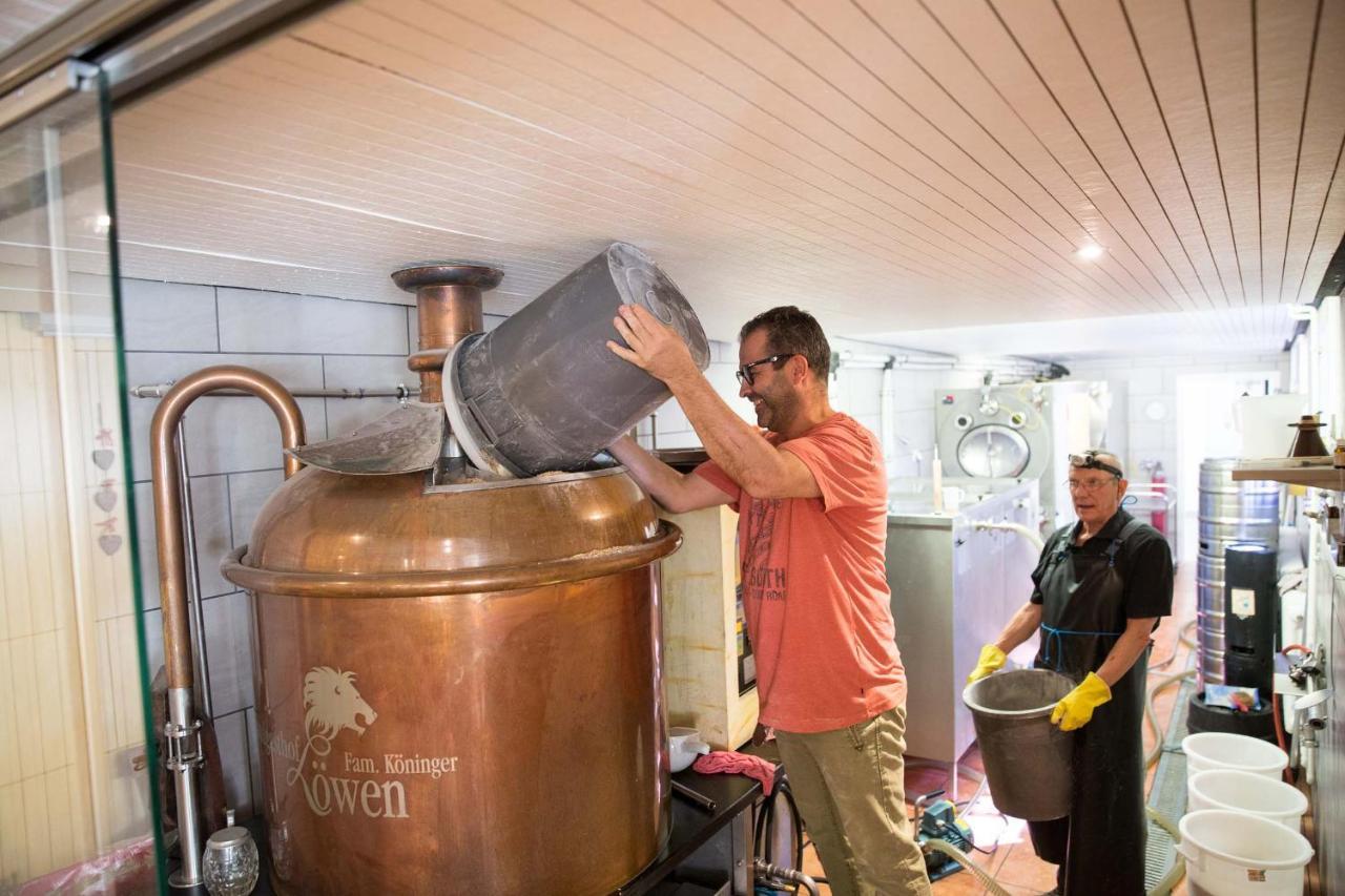 Landgasthof & Brauerei Loewen Sasbach Sasbach  Extérieur photo