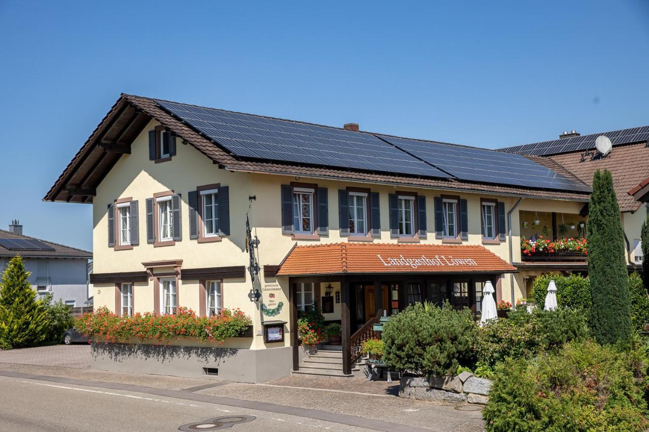 Landgasthof & Brauerei Loewen Sasbach Sasbach  Extérieur photo